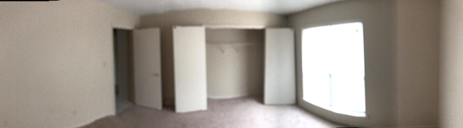 Building Photo - 2140 Fox Run Dr