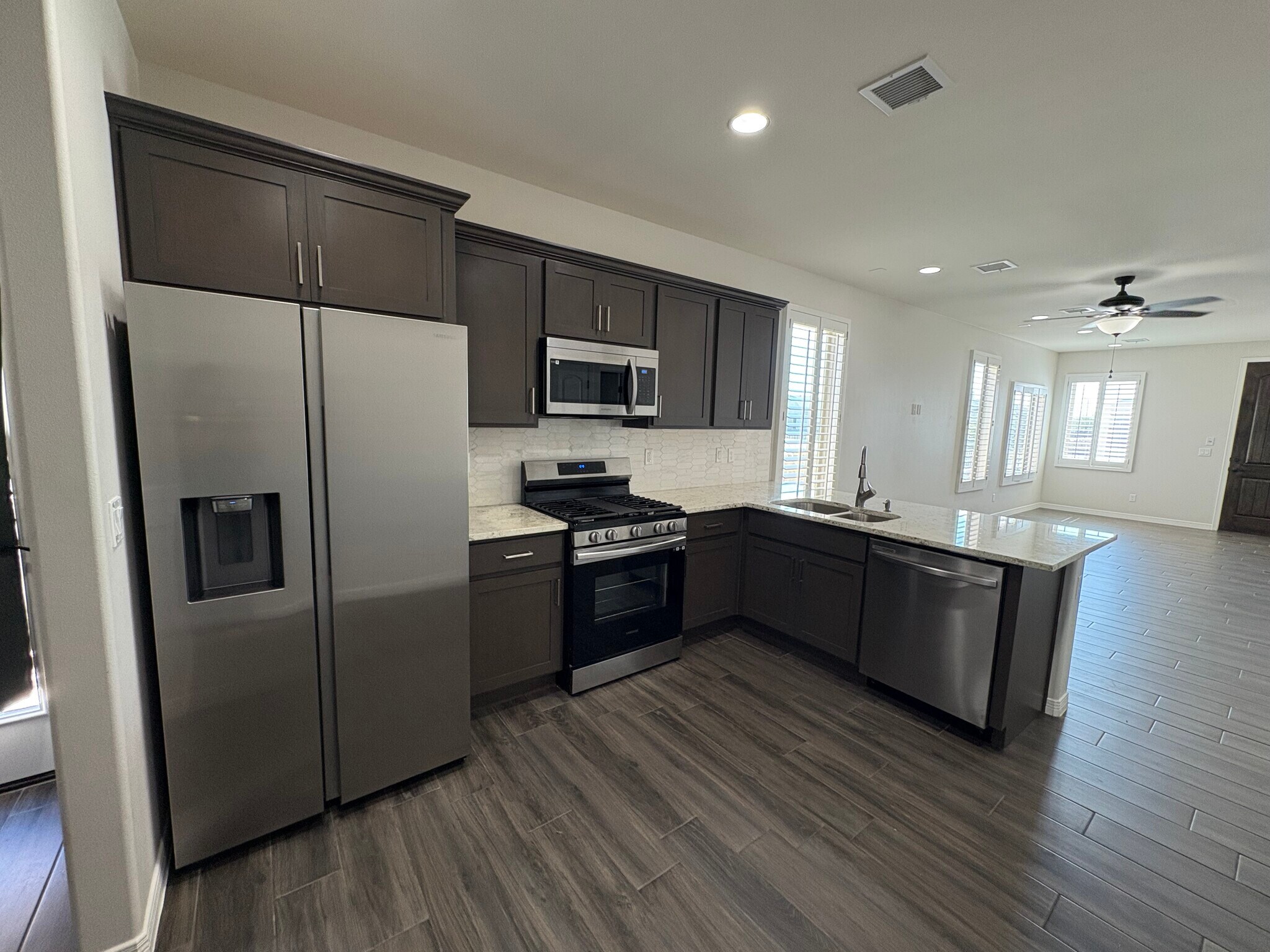 Building Photo - 14735 Pebble Hills Blvd