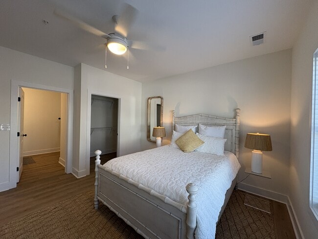 Building Photo - 420 Capstone Dr