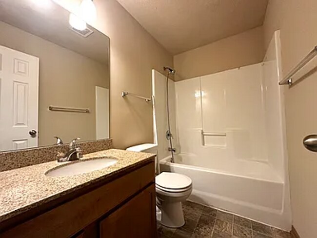 Building Photo - 1750 N 177th Plaza