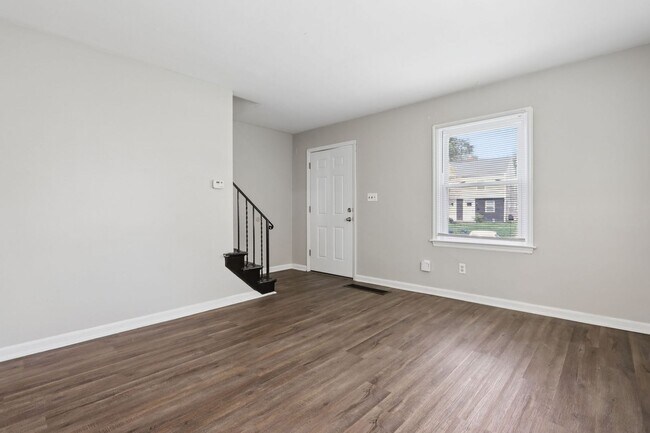 Building Photo - 2801-2803-2803 Vanderberg Ave