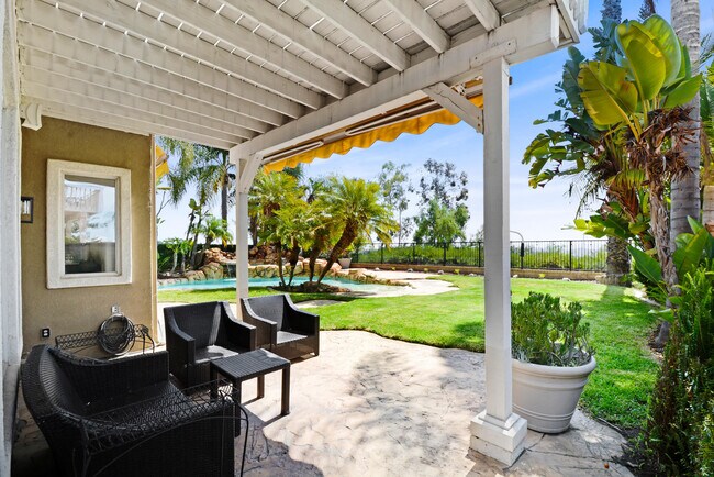 Building Photo - 27452 Avanti Dr