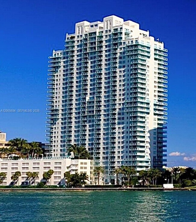 Building Photo - 650 West Ave