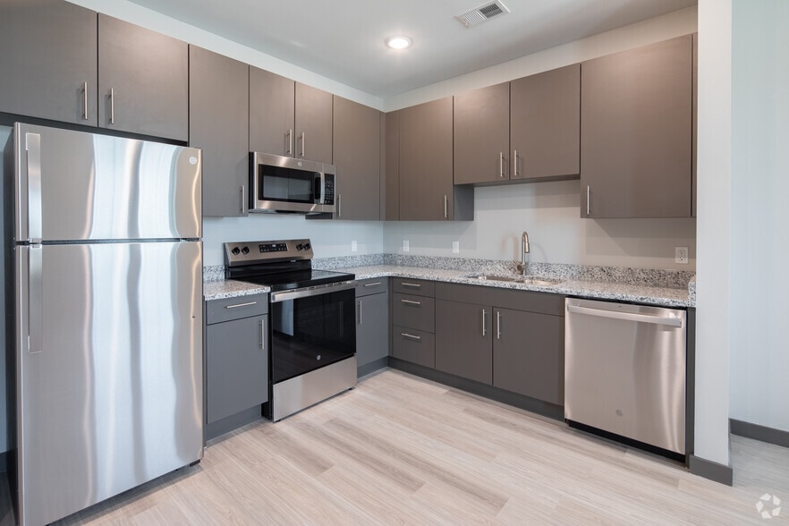 Primary Photo - Urban Lofts