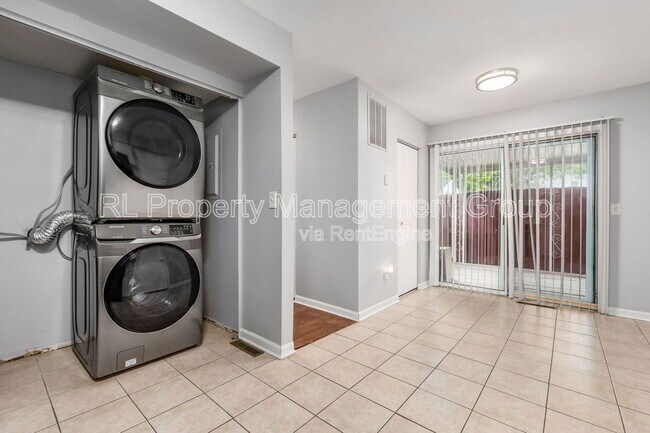 Building Photo - 1340 Baja Ln