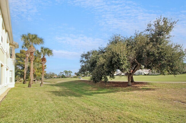 Building Photo - Triano Seasonal Condo for Rent