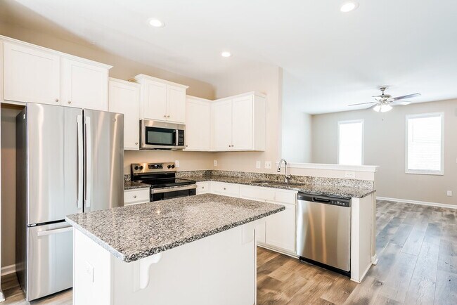 Building Photo - 154 Rosemary St