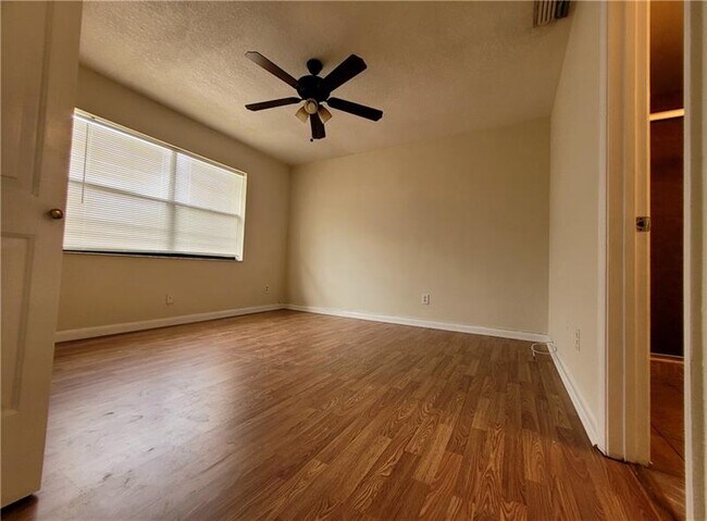 Building Photo - 11096 Royal Palm Blvd