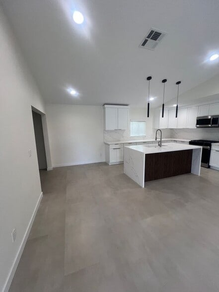 Building Photo - 68135 Peladora Rd