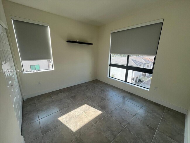 Building Photo - 4740 NW 84th Ct