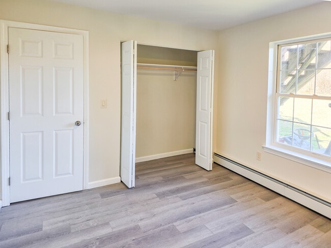 Building Photo - 7 Dally Farm Rd