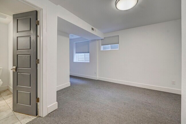 Building Photo - 1671 Summernight Terrace