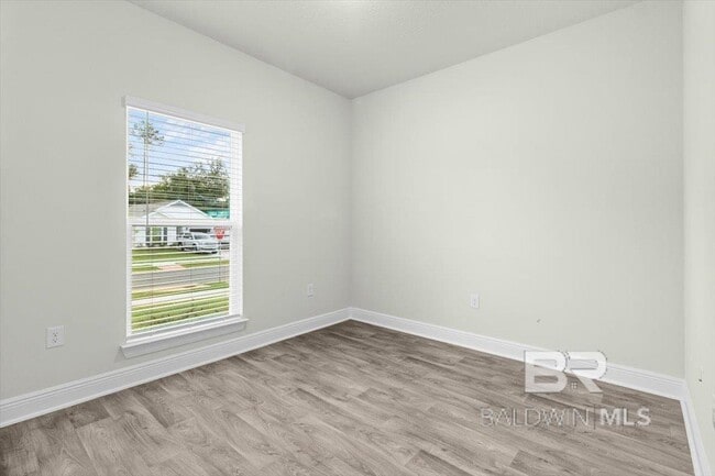 Building Photo - 13765 Shea Cir