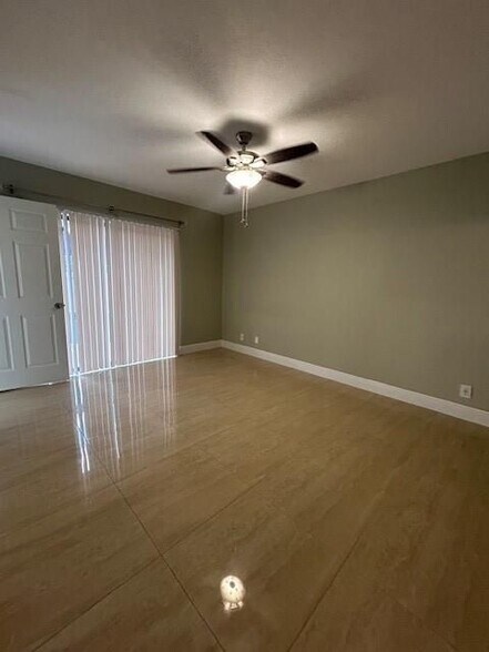 Building Photo - 4757 Sunny Palm Cir