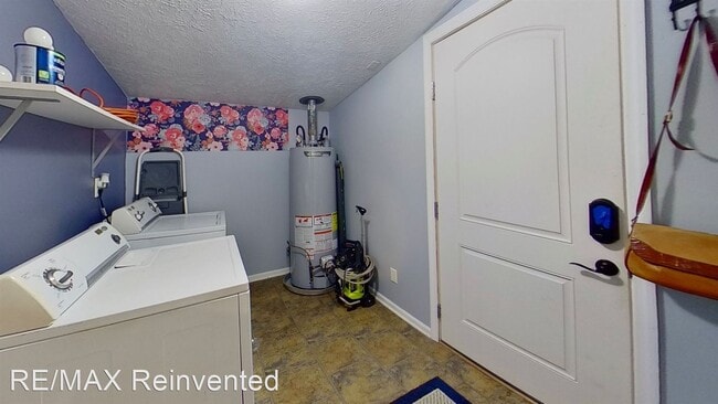 Building Photo - 3 br, 1.5 bath House - 1009 Seymour Dr.