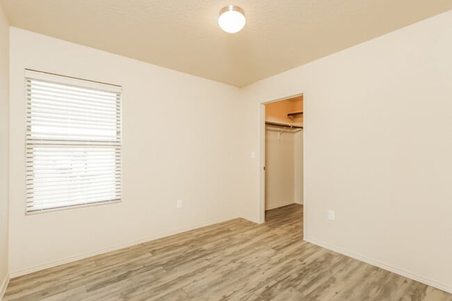 Building Photo - 7002 Heathers Way