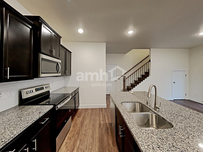 Building Photo - 33098 Glacier Ave SE