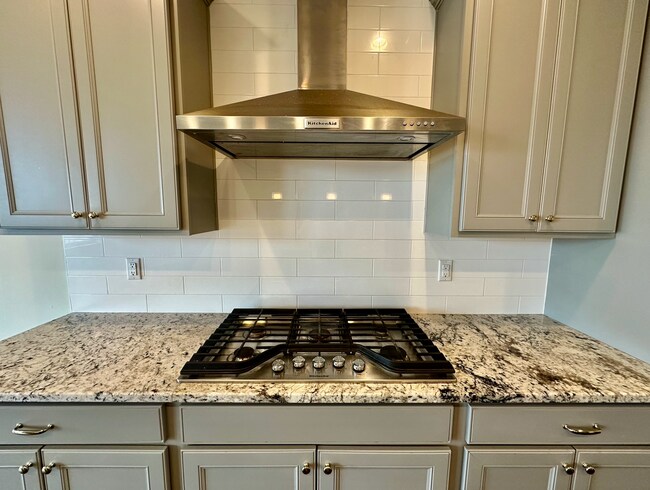 kitchen - 2750 St. Regis Way