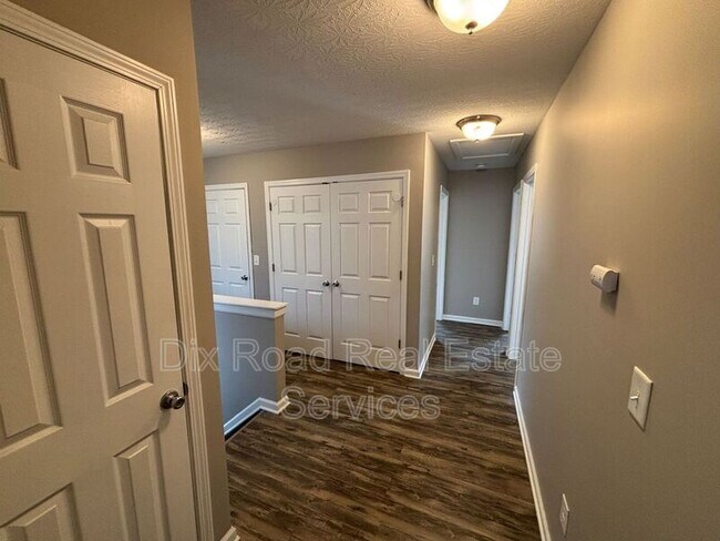 Building Photo - 209 Wexford Dr