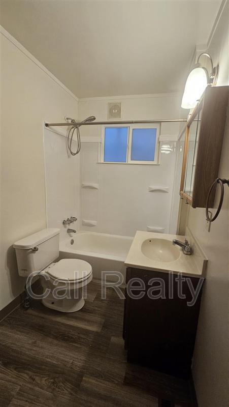 Building Photo - 714 W Kiernan Ave