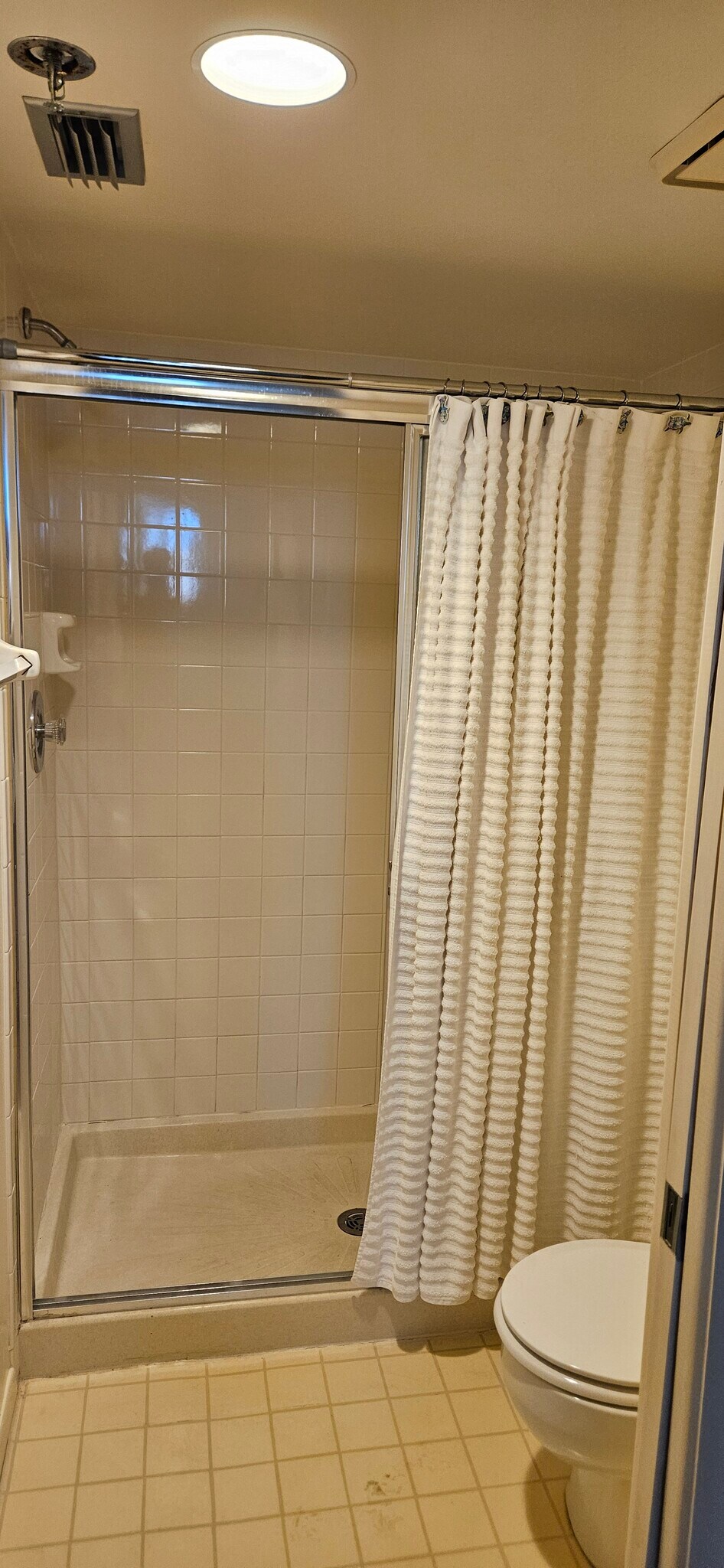 Building Photo - 4550 Pinebrook Cir