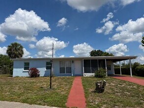 Building Photo - "Charming 3-Bedroom in Port Charlotte – Cozy Comfort Awaits!"