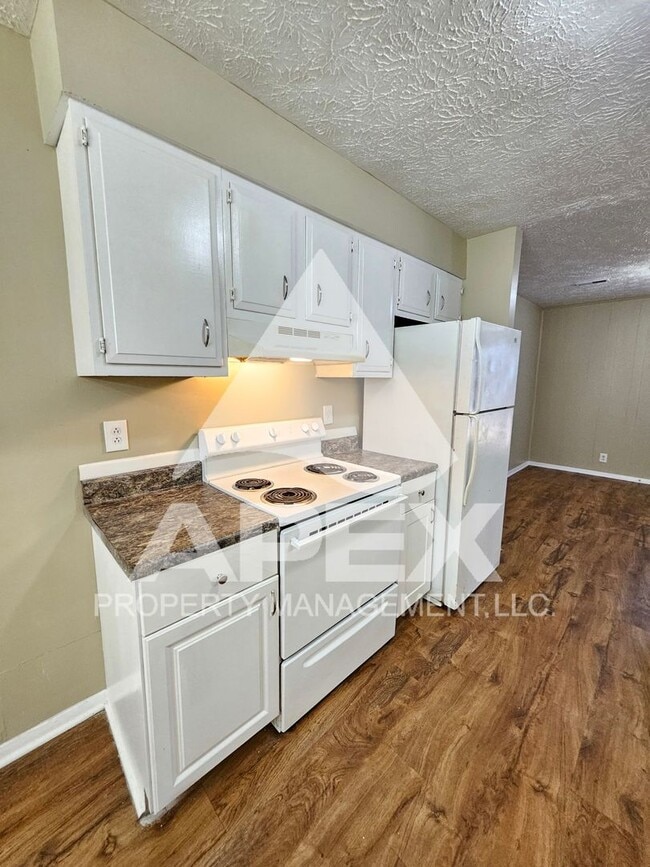 Building Photo - Nice 3Bd 1.5 Townhouse in WEST KNOX off Ce...