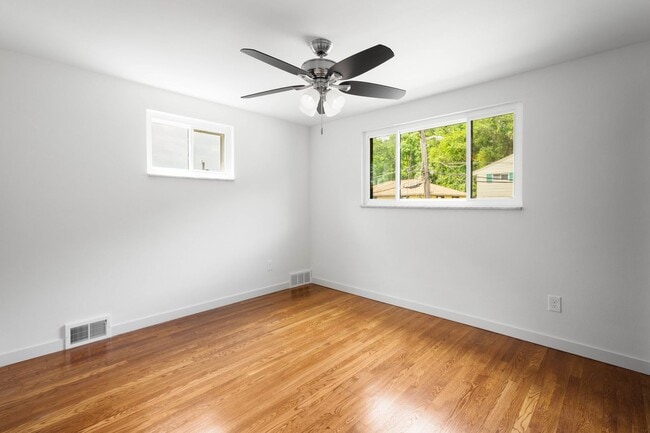 Building Photo - READY FOR MOVE IN! FULLY REMODELED 3-BEDRO...