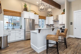 Building Photo - Renaissance at Hobble Creek