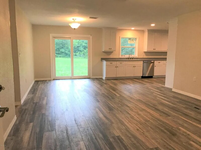 Building Photo - 680 N Court St