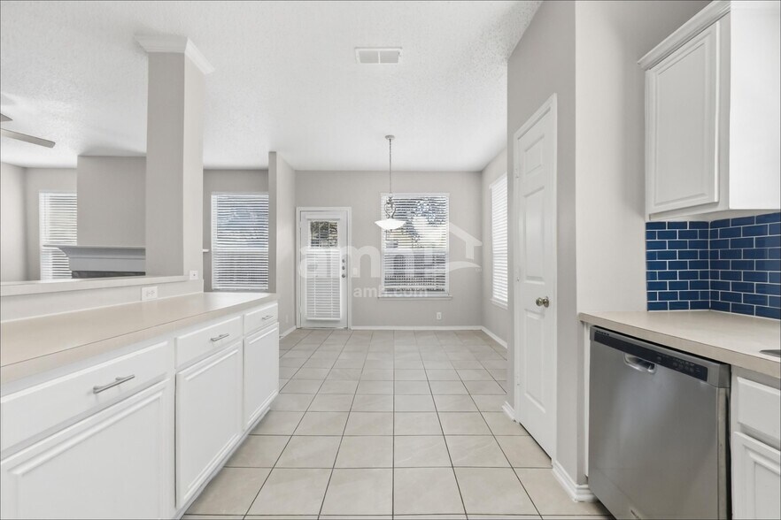 Building Photo - 7808 Orland Park Cir