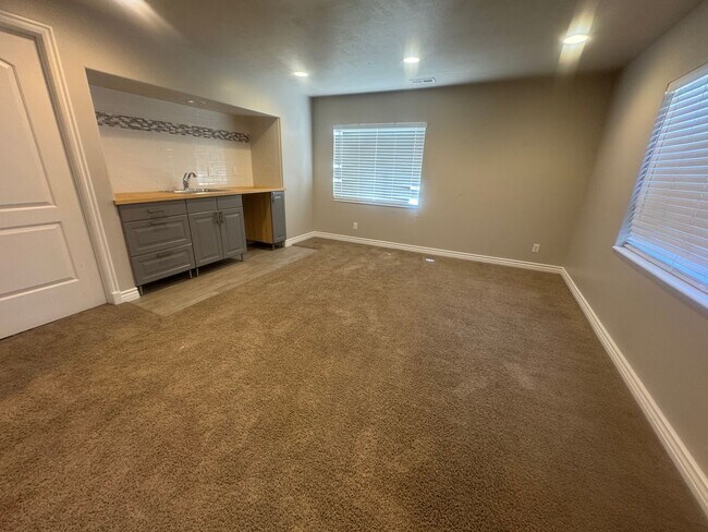Building Photo - Amazing Lehi home for rent!