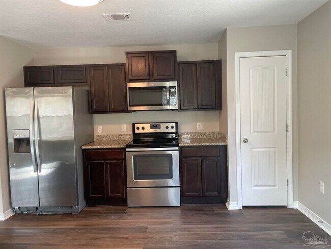 Building Photo - 10881 Chippewa Way