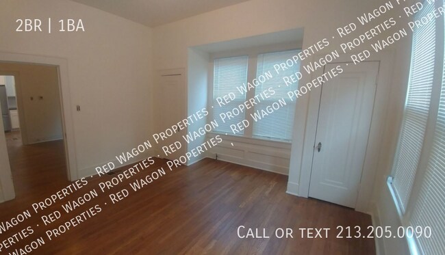 Building Photo - 411 W Mistletoe Ave