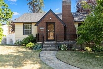 Building Photo - 2527 W Walton Ave