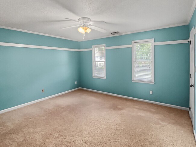 Building Photo - 6749 Chauncey Dr