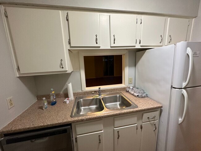 Building Photo - 6570 Santa Cruz Pl