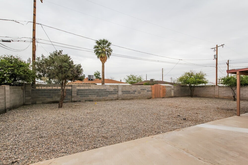 Building Photo - 5539 N 31st Dr