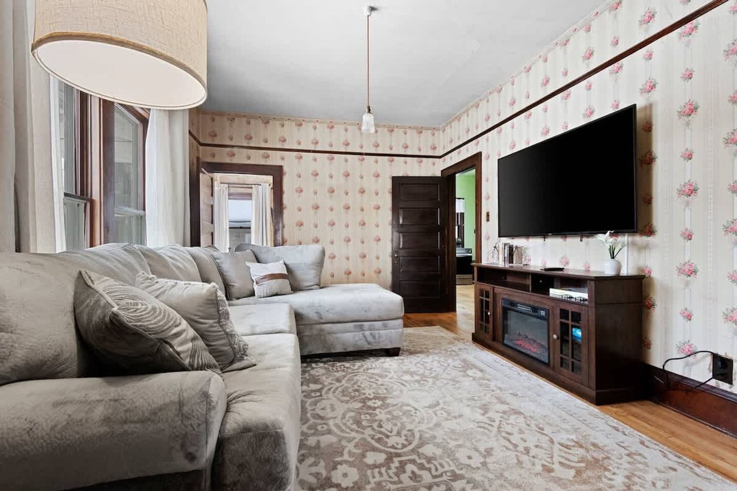 Building Photo - 100 W 1st St