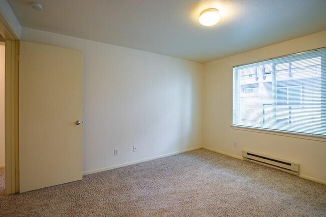 Building Photo - 1317 6th Ave N Apartments - 2 bedrooms