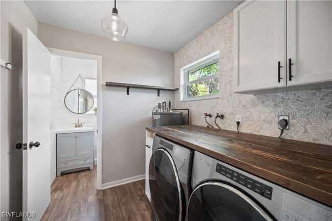 Building Photo - 27610 Roslin Dr