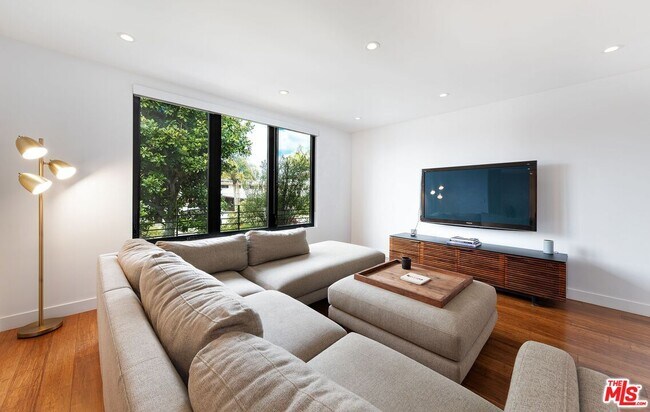 Building Photo - 7826 W 80th St