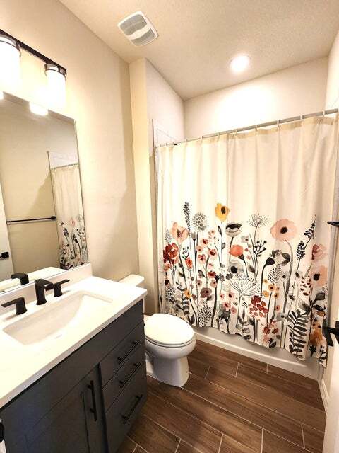 Building Photo - 8295 Vaulting Dr