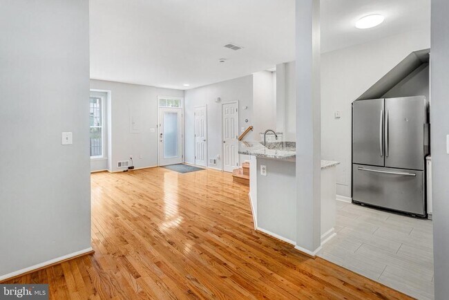 Building Photo - 8315 Sanderling Way