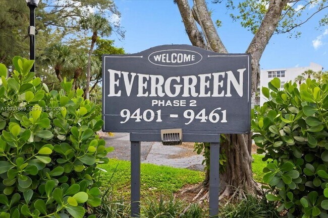 Building Photo - 9441 Evergreen Pl
