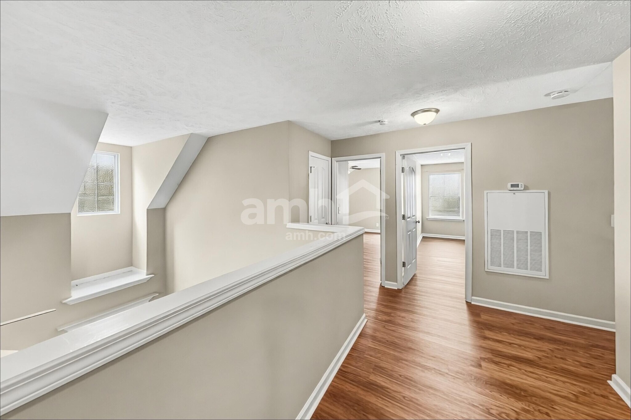 Building Photo - 2053 Leefield Dr