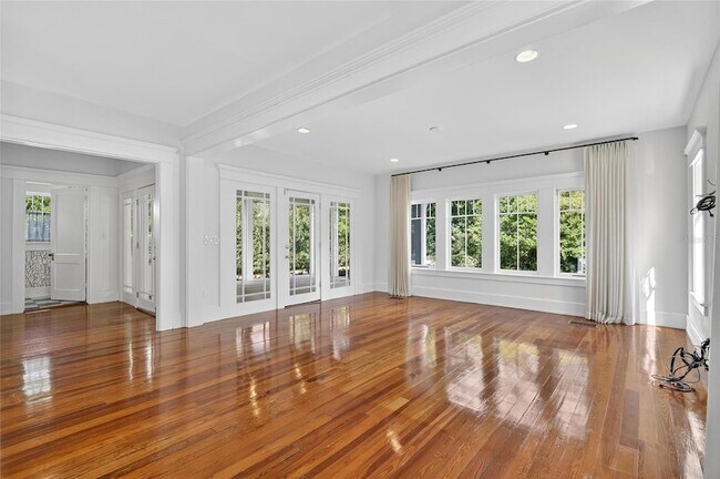 Building Photo - 3003 W Harbor View Ave