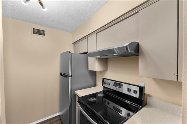 Building Photo - 4859 Cedar Springs Rd