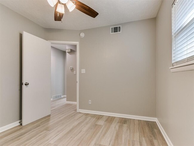 Building Photo - 1626 Denison Dr