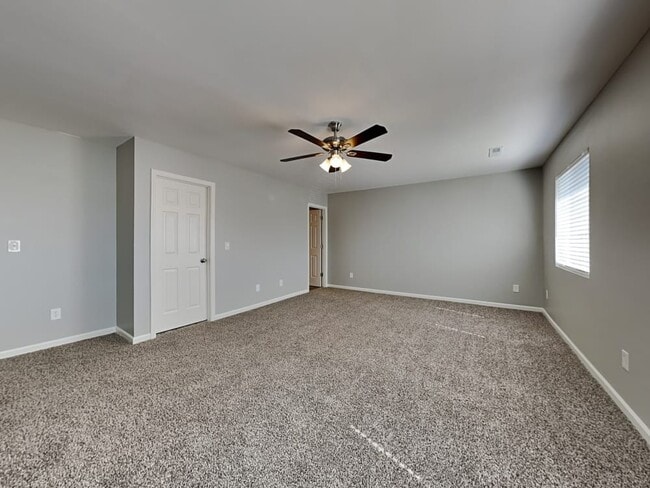 Building Photo - 802 Brantford Dr